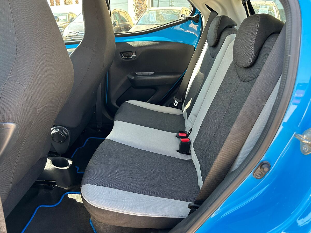 TOYOTA AYGO 1.0 XPLAY SPANISH LHD IN SPAIN 25000 MILES SUPERB 2017